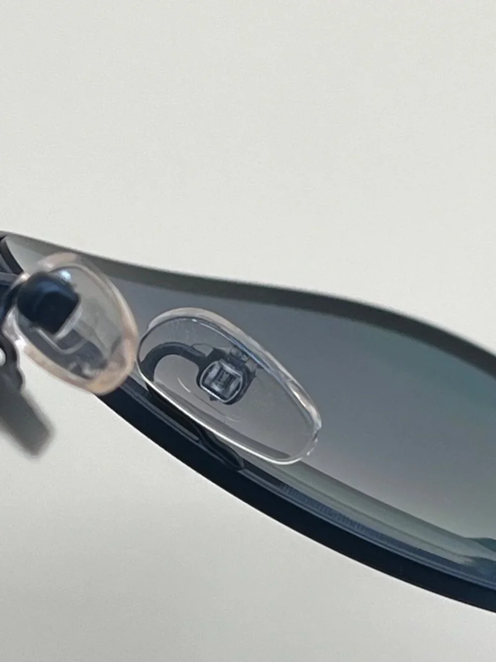 Armani Exchange glare durable nose